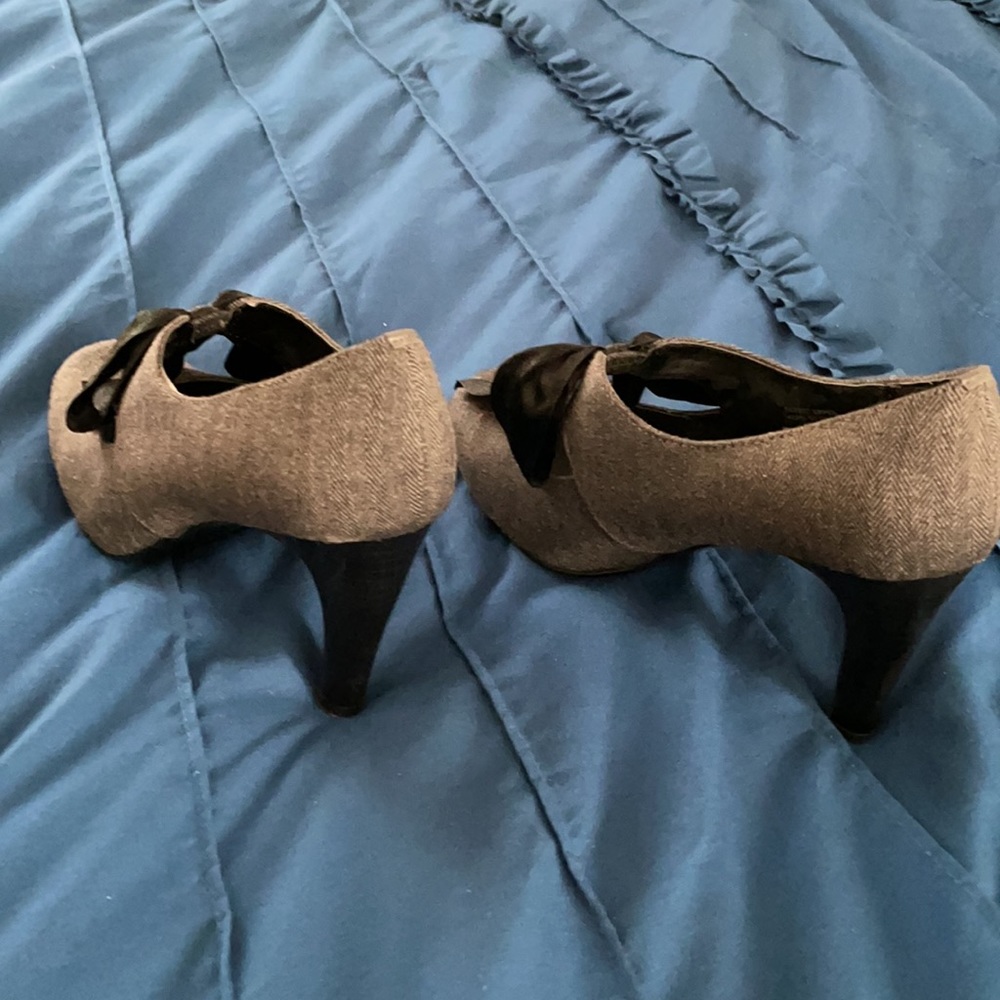 Ann Marino Heels, Size 7. - Picture 4 of 7